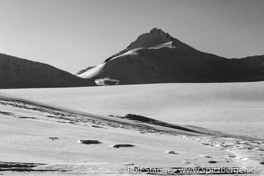 c5f_Fridtjovbreen_15April13_049